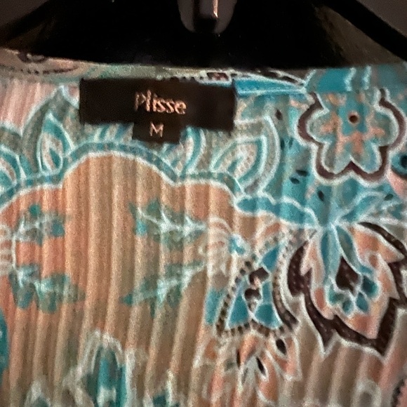 Plisse top with flowers size medium - Picture 3 of 3